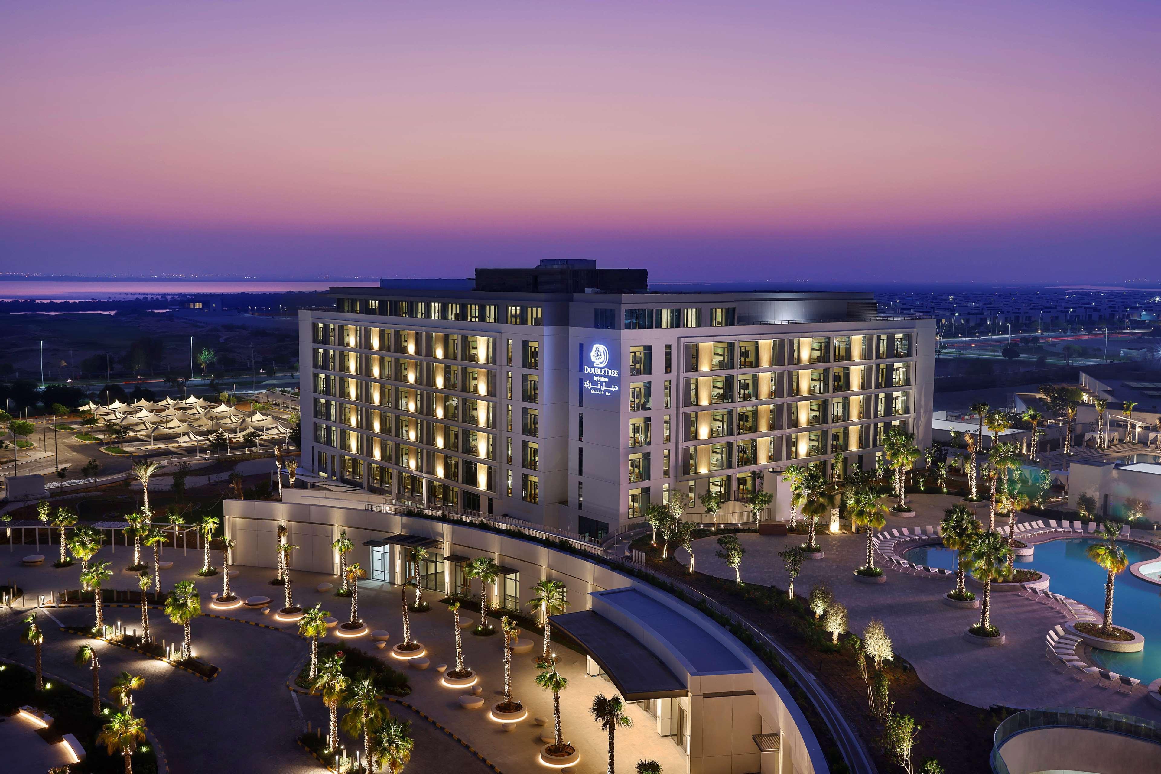 Doubletree By Hilton Abu Dhabi Yas Island Residences Bagian luar foto