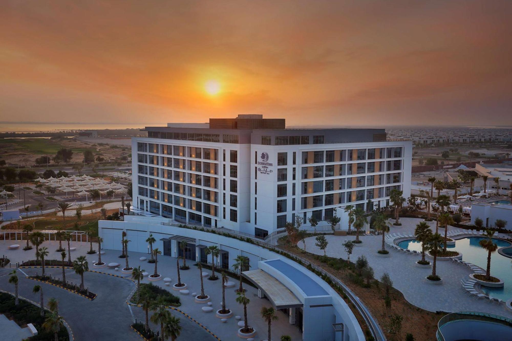 Doubletree By Hilton Abu Dhabi Yas Island Residences Bagian luar foto